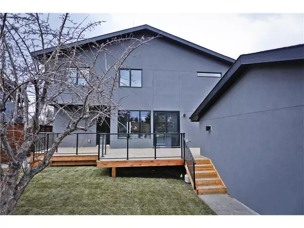 Calgary, AB T3C 2B1,56 45 ST SW