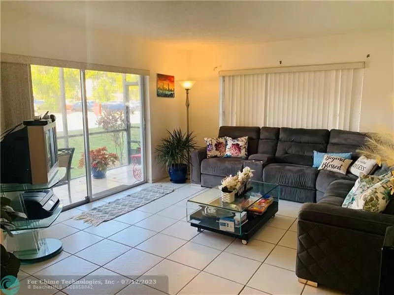 Lauderhill, FL 33319,4160 Inverrary Dr  #102