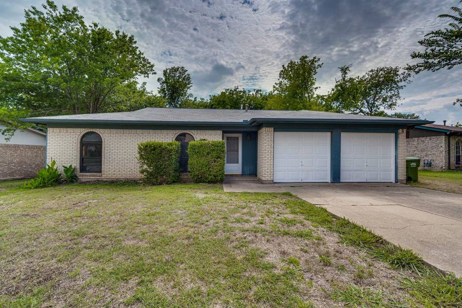 5936 Richard Drive, Watauga, TX 76148