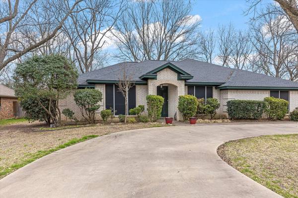 8921 N Longwood Drive, Granbury, TX 76049