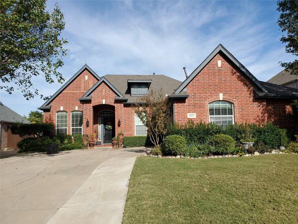 2412 Lakewood Drive, Grand Prairie, TX 75054