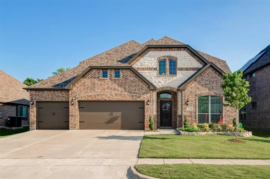 221 Providence Drive, Van Alstyne, TX 75495