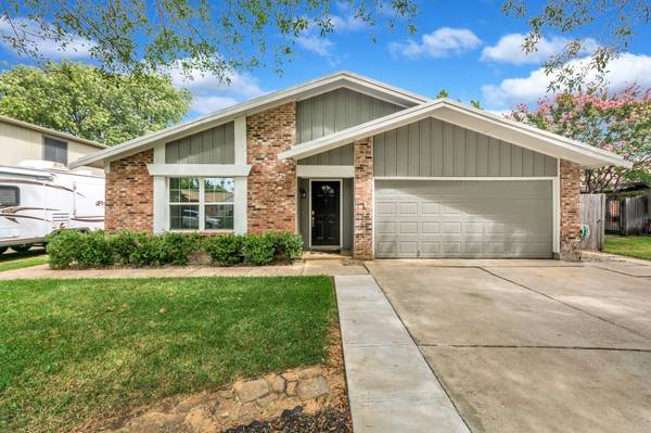 3047 Old Orchard Lane, Bedford, TX 76021