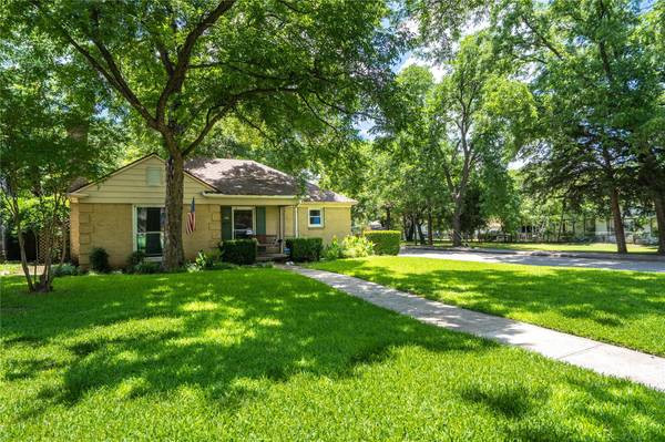 2302 Roanoke Avenue, Dallas, TX 75235