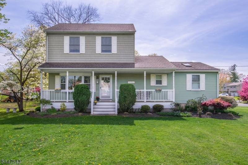 41 Orchard Pl, East Hanover Twp., NJ 07936