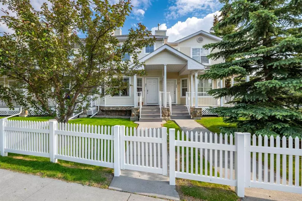 Calgary, AB T3K 5K1,21 Country Village LNDG NE