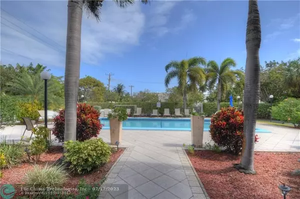 Hallandale Beach, FL 33009,701 NE 1st Ct  #310