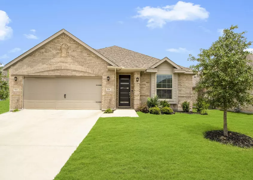 524 Hazeltine Road, Red Oak, TX 75154