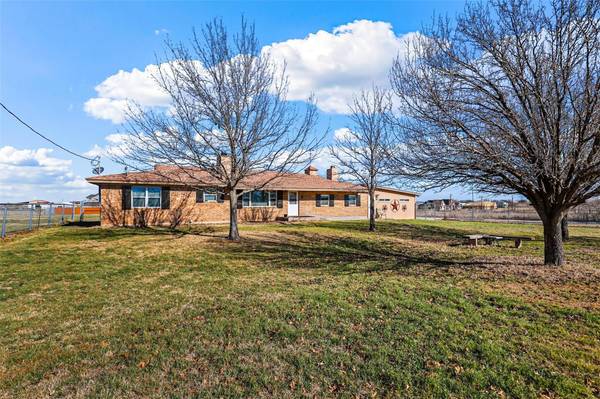 17240 Aa Bumgarner Road, Justin, TX 76247