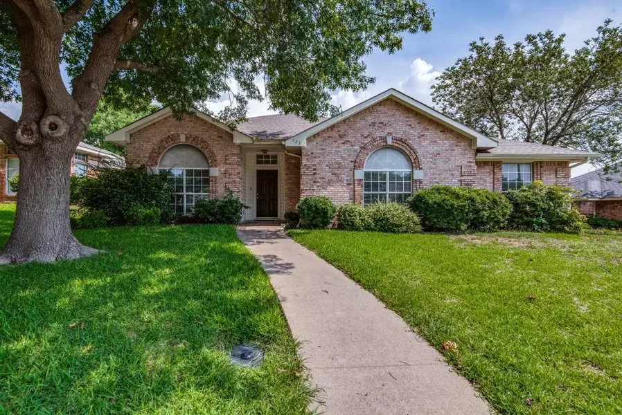 523 E Lanett Drive, Desoto, TX 75115