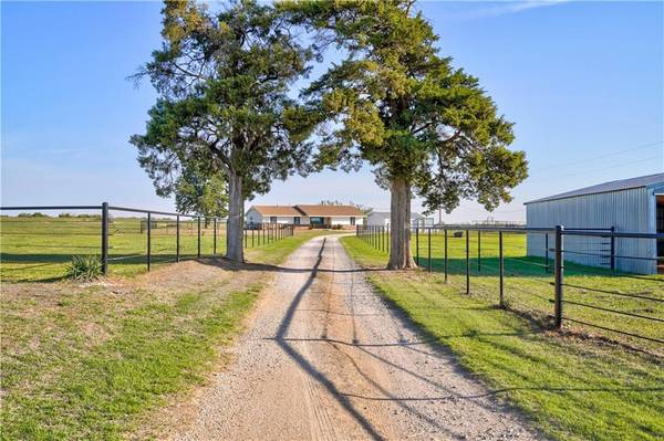 10300 E Lone Chimney Road,  Glencoe,  OK 74032