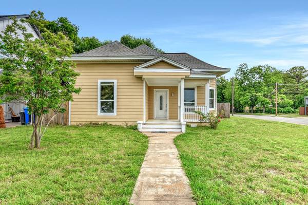 901 W Woodard Street, Denison, TX 75020