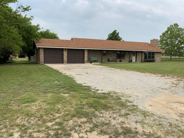 200 County Road 401a,  Comanche,  TX 76442