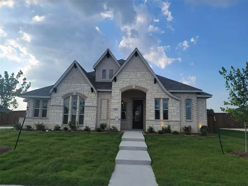 5633 Rutherford Drive, Midlothian, TX 76065