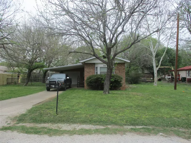 106 E Lens Street, Eastland, TX 76448