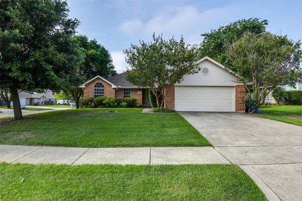 226 Hollywood Drive, Glenn Heights, TX 75154