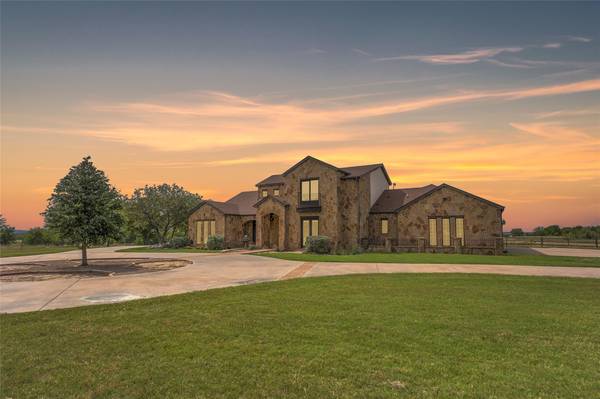 10401 W Rocky Creek Road, Crowley, TX 76036