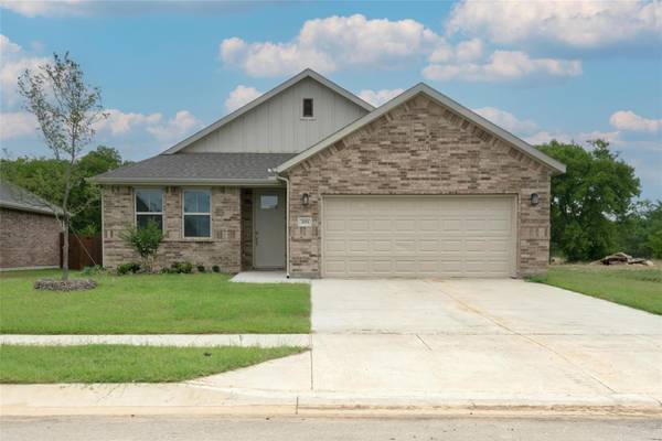 203 Maverick Trail, Valley View, TX 76272