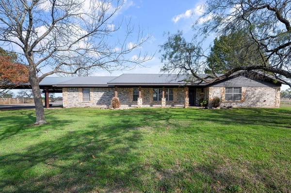 7956 County Road 4060, Blooming Grove, TX 76626