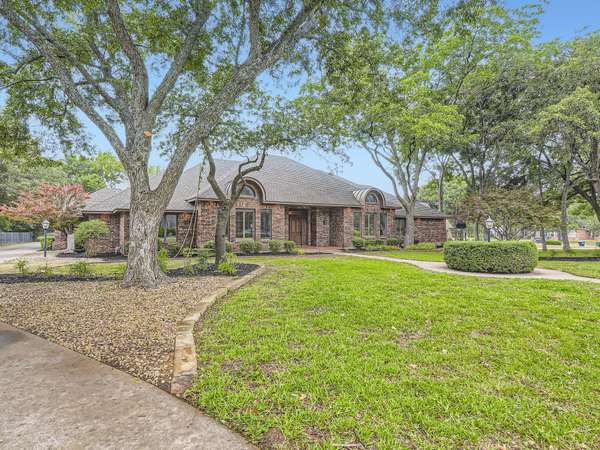 3800 Montecito Drive,  Denton,  TX 76205