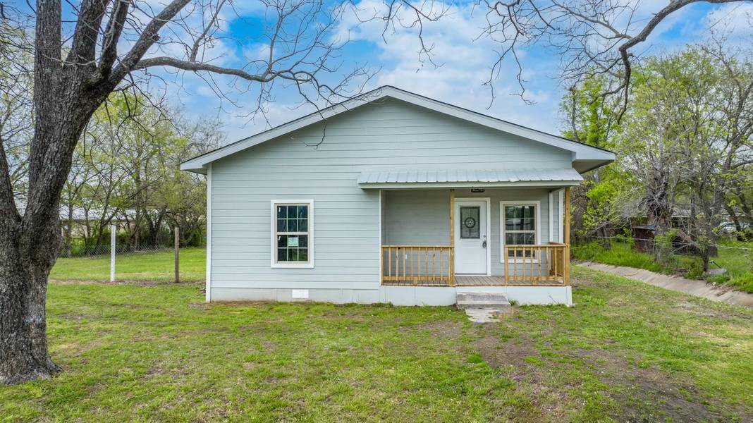 305 NE Front Street, Edgewood, TX 75117