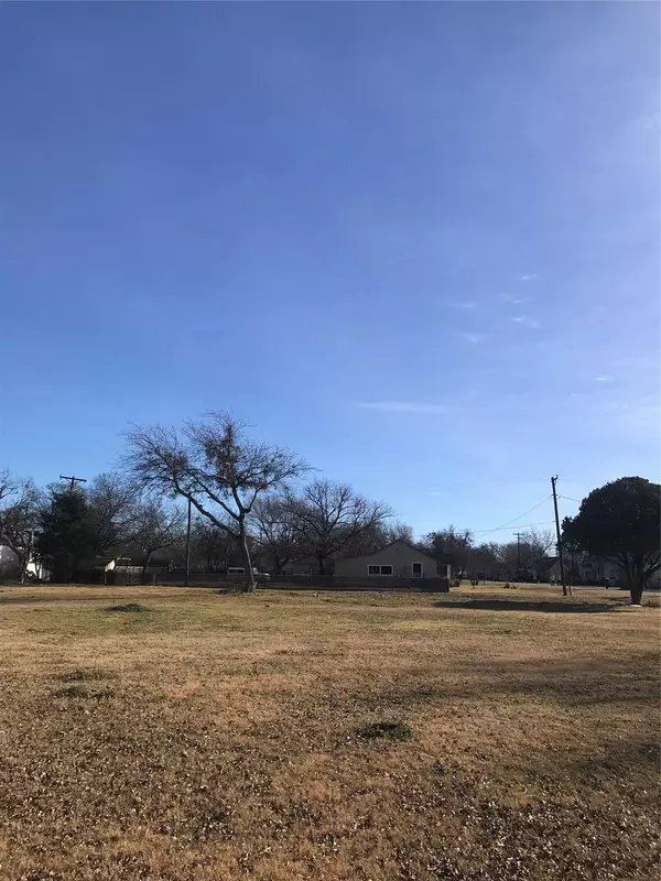 Anna, TX 75409,207 E 6th Street