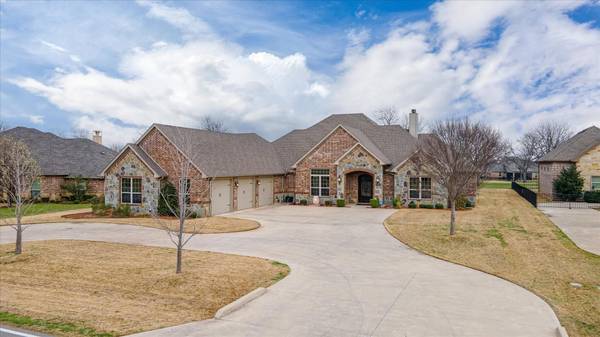 6421 Pinehurst Drive, Granbury, TX 76049