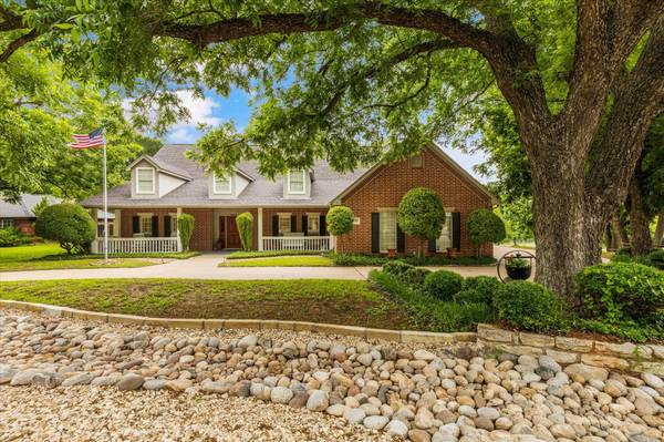 8818 Ravenswood Road, Granbury, TX 76049