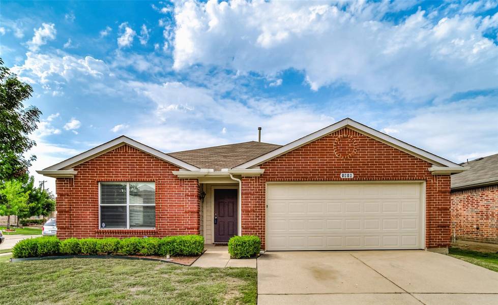 1816 Crested Butte Drive, Fort Worth, TX 76131