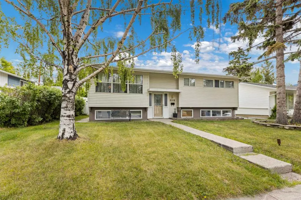 Calgary, AB T2L 2G8,5316 Brisebois DR NW