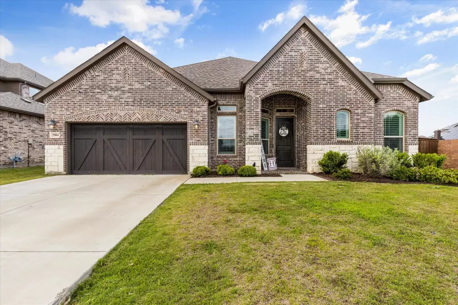 2904 Paige Place, Grand Prairie, TX 75054