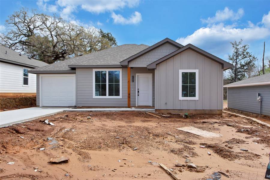 904 Ray Drive, Denison, TX 75020