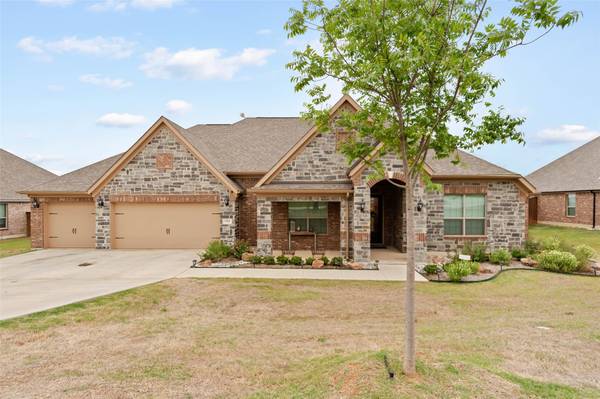 104 Willow Oak Drive, Krugerville, TX 76227