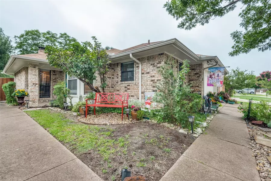 3710 Roussillon Drive, Carrollton, TX 75007