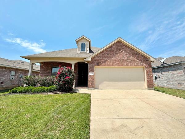 8400 Prairie Wind Trail, Fort Worth, TX 76134