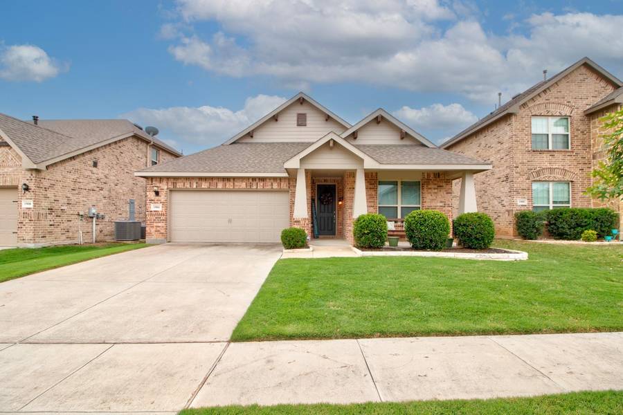 1904 Ridge Creek Lane, Aubrey, TX 76227