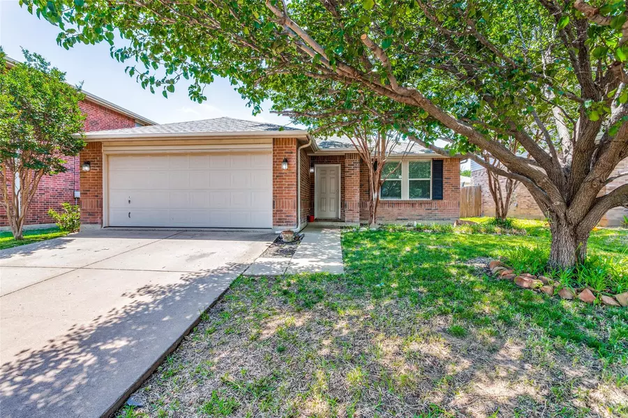 3873 Country Lane, Fort Worth, TX 76123