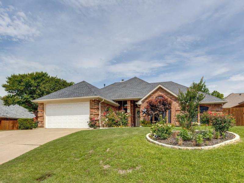 432 Shelby Drive, Burleson, TX 76028