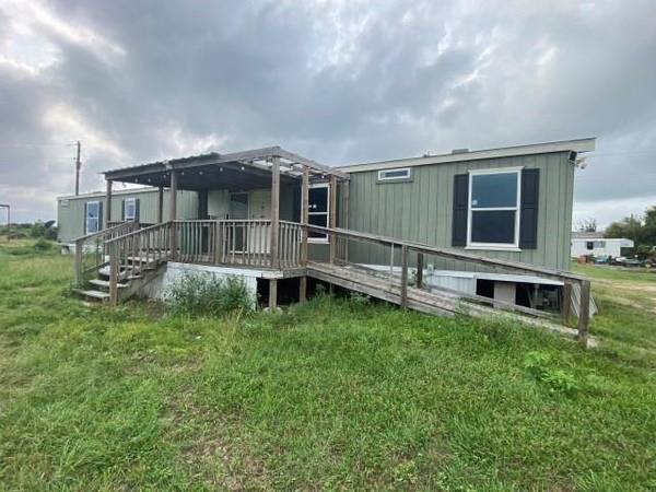 324 Garza Road, Port Lavaca, TX 77979