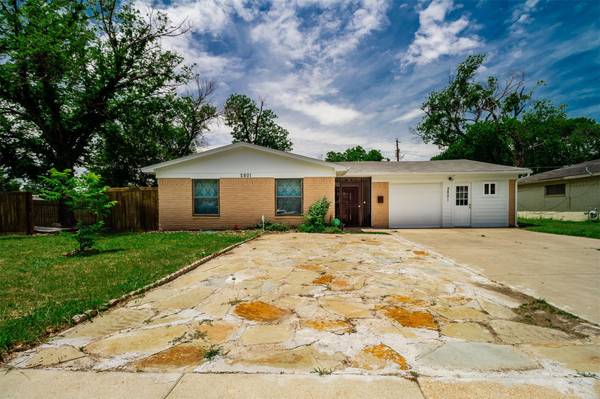 2801 Clearbrook Drive, Irving, TX 75062