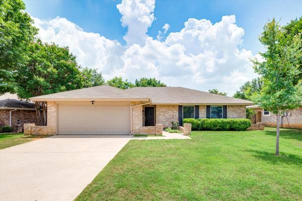 2614 Bayberry Lane, Euless, TX 76039