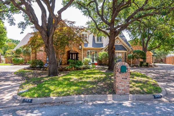 325 Charleston Place, Hurst, TX 76054