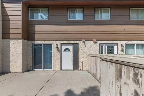 Calgary, AB T2A 5G4,5404 10 AVE SE #301