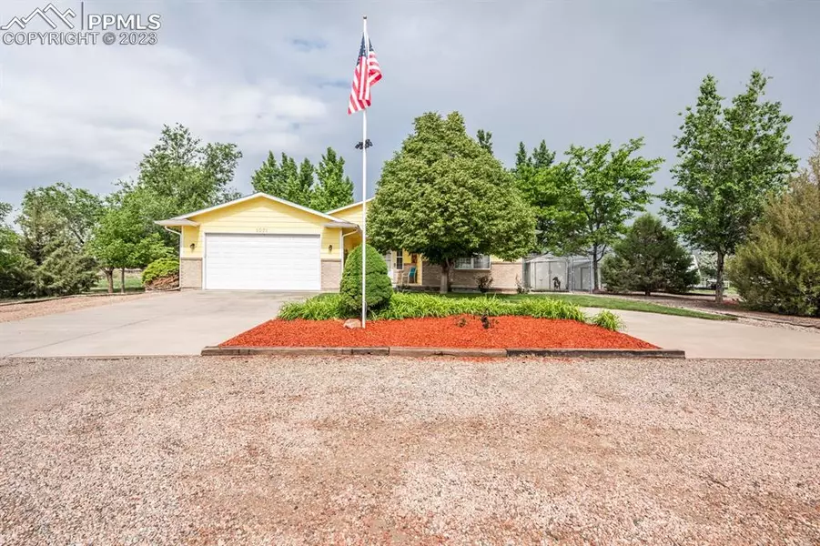 1071 S Mcculloch WAY, Pueblo West, CO 81007