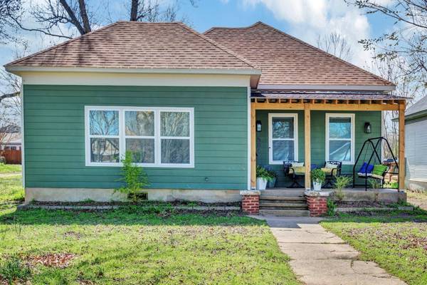 504 E Woodard Street, Denison, TX 75021