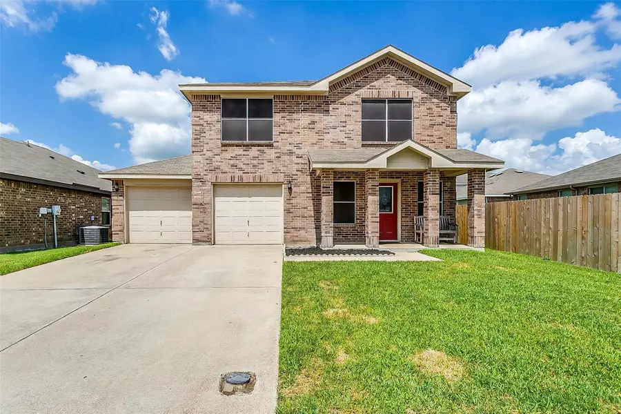 633 Chickadee Drive, Fort Worth, TX 76108