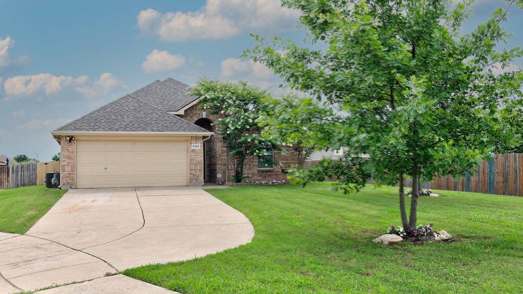 5308 Deep Lake Drive, Grand Prairie, TX 75052