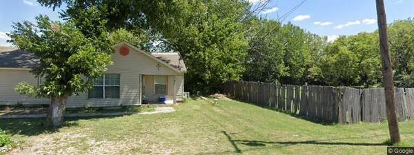 102 Waynell Street, White Settlement, TX 76108