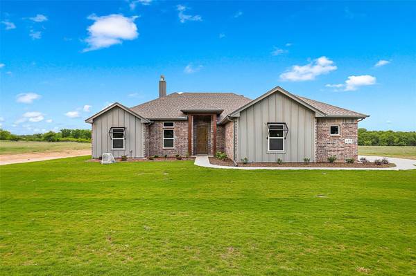 177 Stanley Lane, Poolville, TX 76487