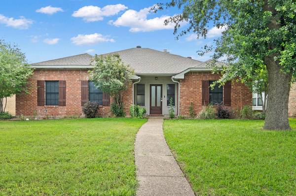 4506 Lakeway Drive, Garland, TX 75043